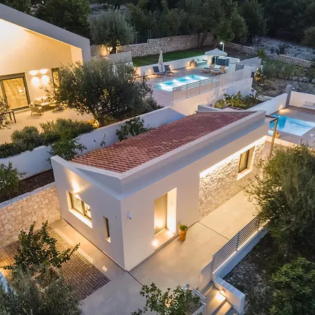 Myrtia Iii Villa