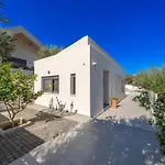 Villa Myrtia Iii *