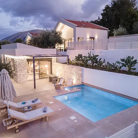 Myrtia Iii * Anomeriá