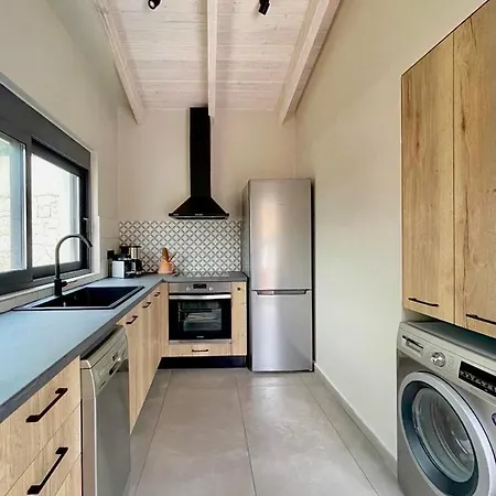 Willa Myrtia Iii Anomeriá